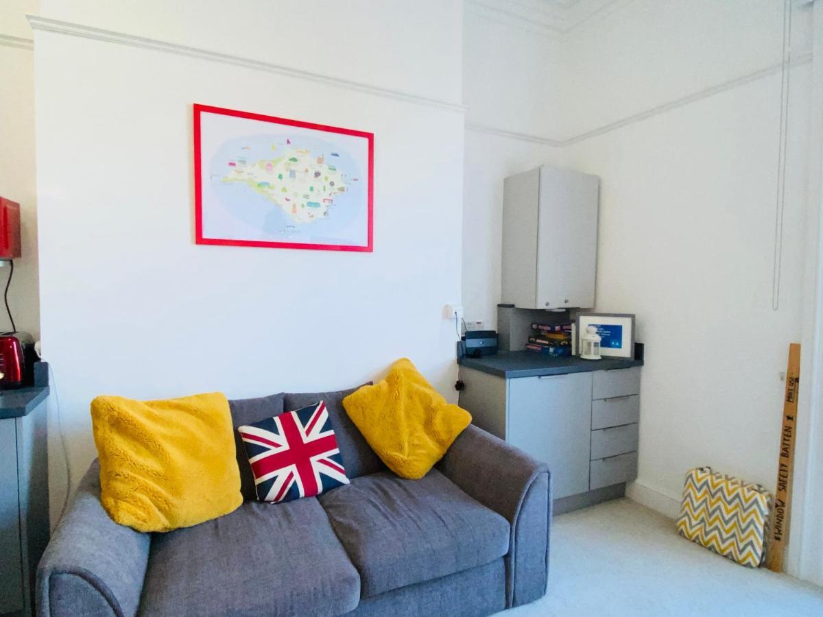 Wight On The Beach, Sleeps 4, Free Off Road Parking, Balcony With Sea Views Ryde  Ngoại thất bức ảnh