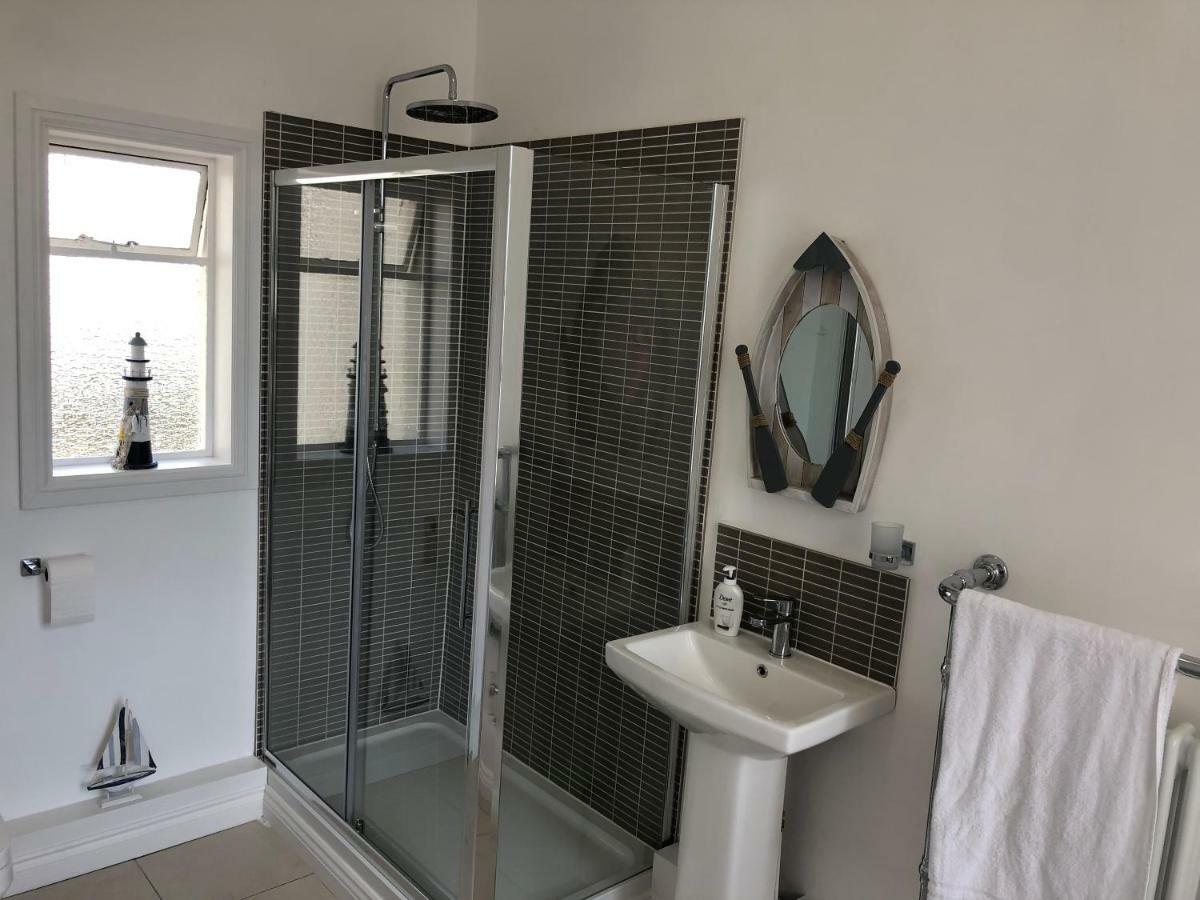 Wight On The Beach, Sleeps 4, Free Off Road Parking, Balcony With Sea Views Ryde  Ngoại thất bức ảnh