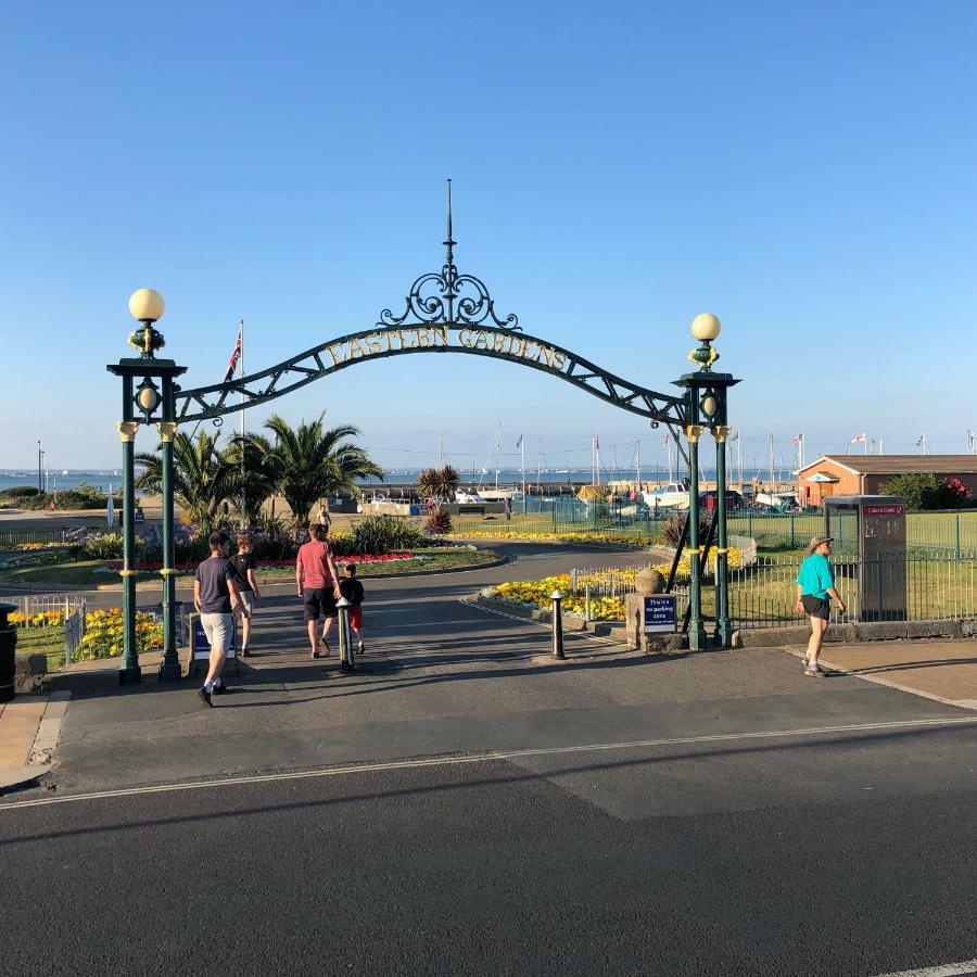 Wight On The Beach, Sleeps 4, Free Off Road Parking, Balcony With Sea Views Ryde  Ngoại thất bức ảnh
